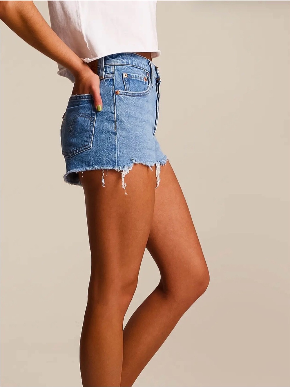 Levi’s 501 W25 (US 0/1) Denim Women’s Shorts High Rise Distressed 56327-0251 - Picture 2 of 14